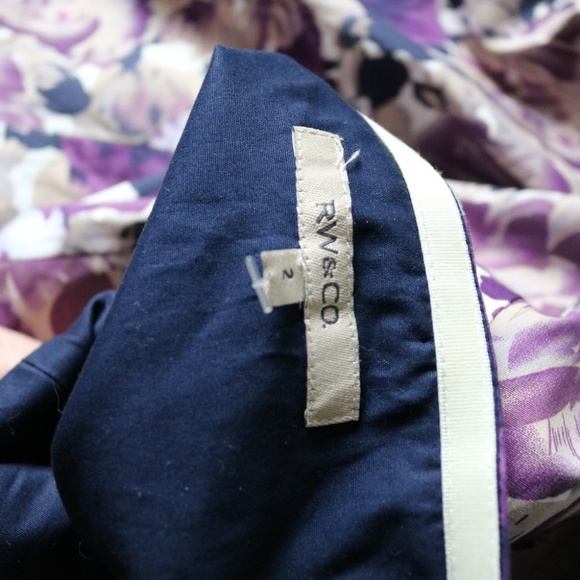 RW&CO Floral Summer Dress Women's Size 2 Purple Navy Taupe Scalloped Wedding - Picture 7 of 13